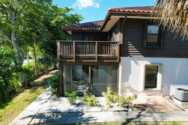 Building Photo - 444 Pine Cir