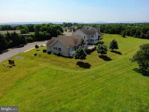 Building Photo - 400 Albin Dr