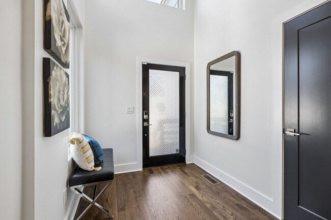Building Photo - Secret Oasis in East Nashville - FOR LEASE