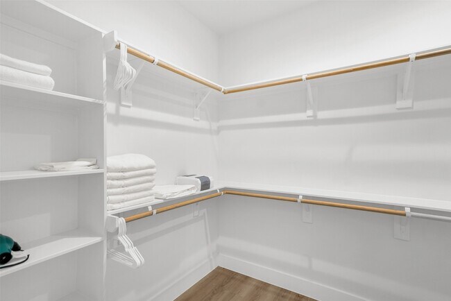 Building Photo - 4321 McKinley St