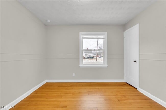 Building Photo - 498 E 250th St