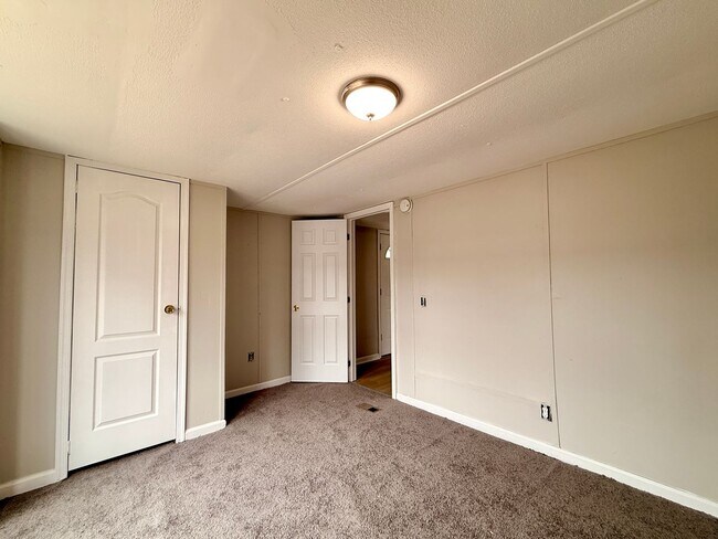 Building Photo - Open Concept 2 Bed, 2 Bath home FOR RENT in Laurel Lakes, NJ $1500