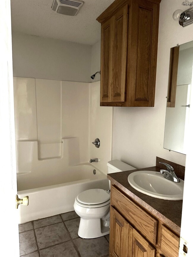 Building Photo - 4314 Grandview W