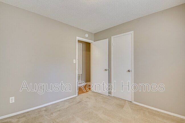 Building Photo - 4505 Colonial Rd