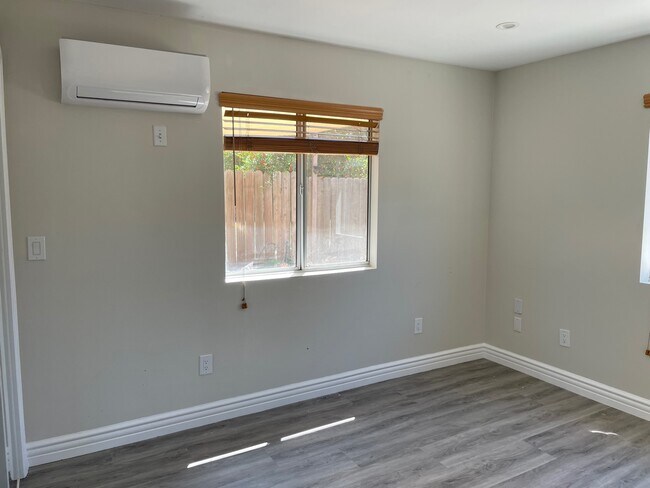 Building Photo - 5832 Donna Ave