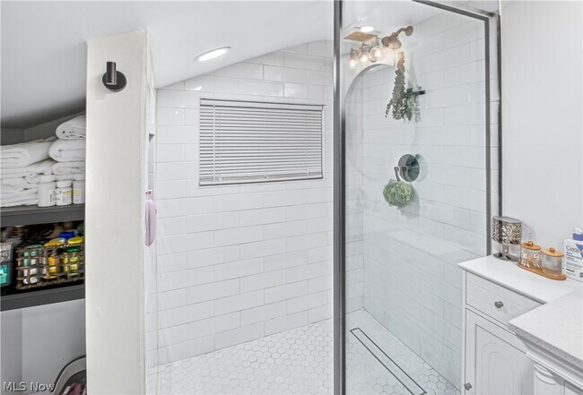 Building Photo - 10903 Parkhurst Dr