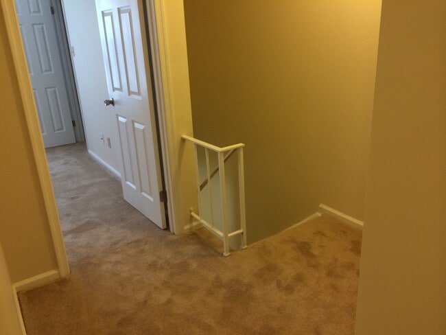 Building Photo - 365 Deputy Ln