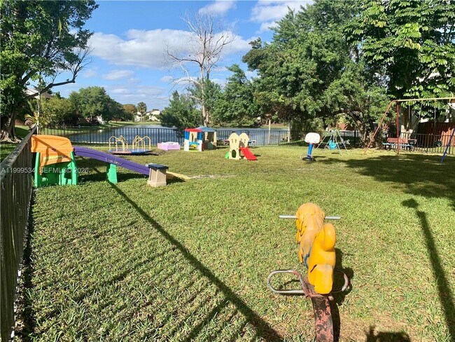 Building Photo - 9711 NW 4th Ln