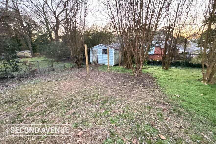 Building Photo - 1226 Oakwood St