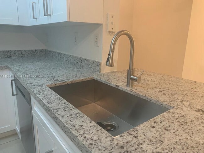 Building Photo - 220 SW 116th Ave