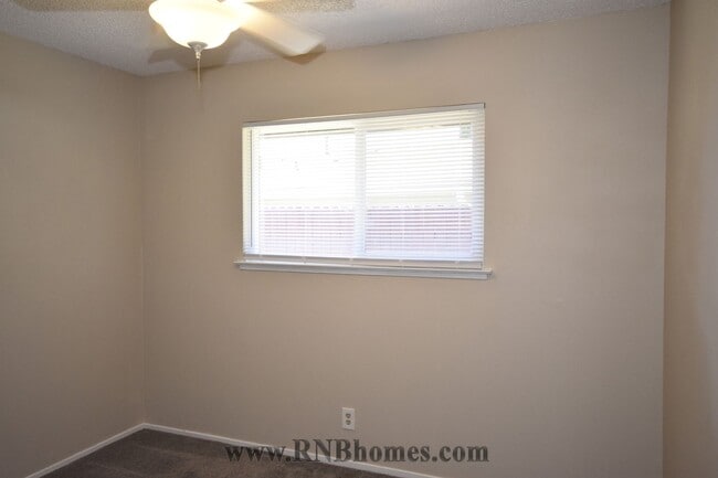 Building Photo - 5578 Coronado Way