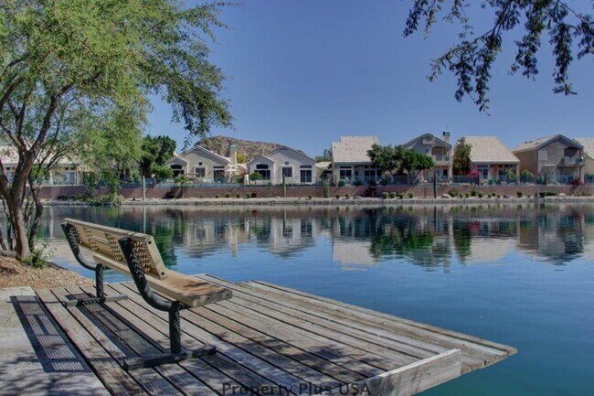 Building Photo - Charming 1-Bedroom Phoenix Townhouse with Cozy Living Space!