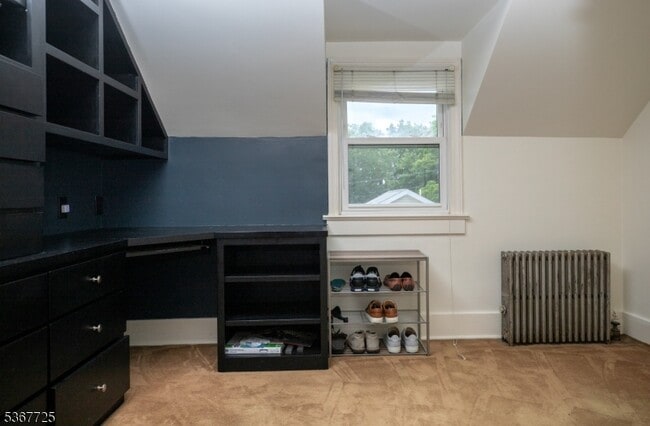 Building Photo - 15 Blakely Ave