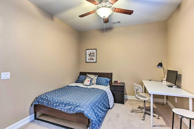 Building Photo - 4745 Durham Dr