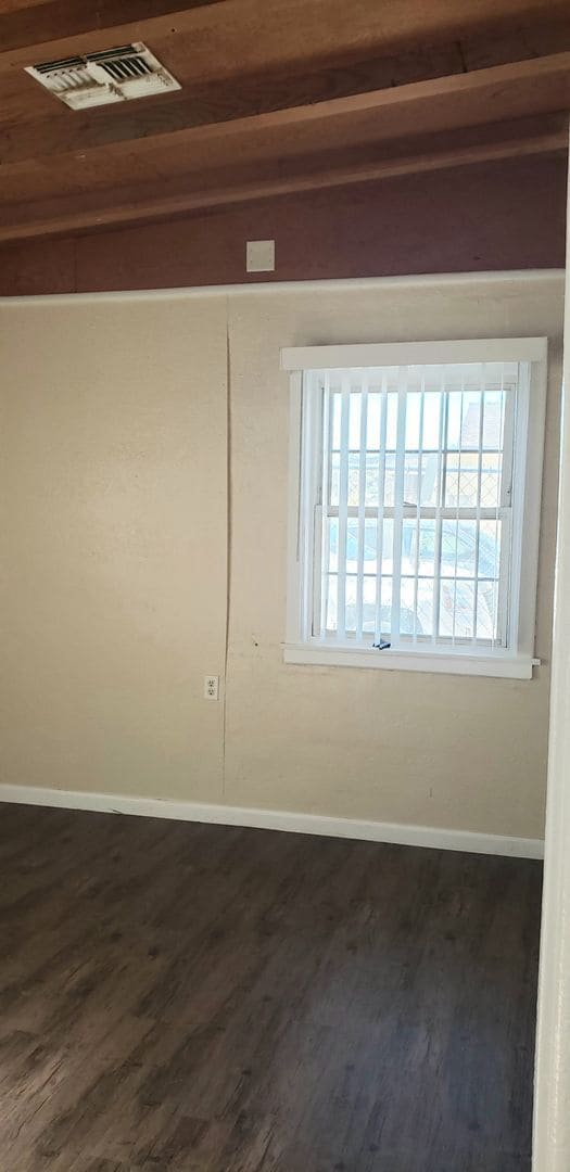 Building Photo - **COMING SOON ** 3 Bed 1 Bath Home