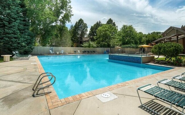 Building Photo - 6054 Gunbarrel Ave