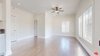 Building Photo - 334 Heliotrope Dr