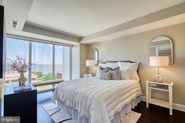 Building Photo - 925 N Fairfax St