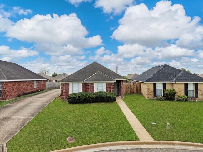 Building Photo - 1312 Centerfield Ct