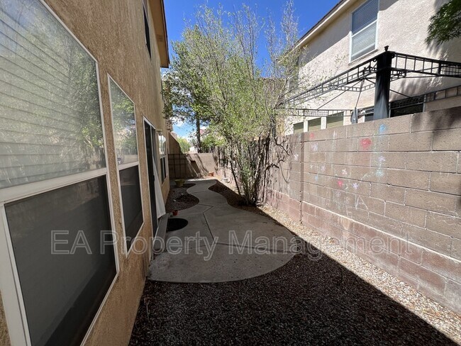 Building Photo - 4257 Altura Mesa Ln NE