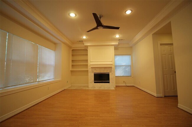 Building Photo - 1454 Forest Home Dr