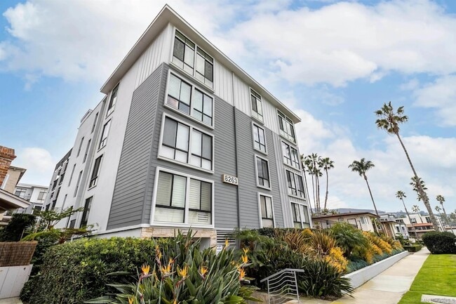 Building Photo - 8263 Camino Del Oro