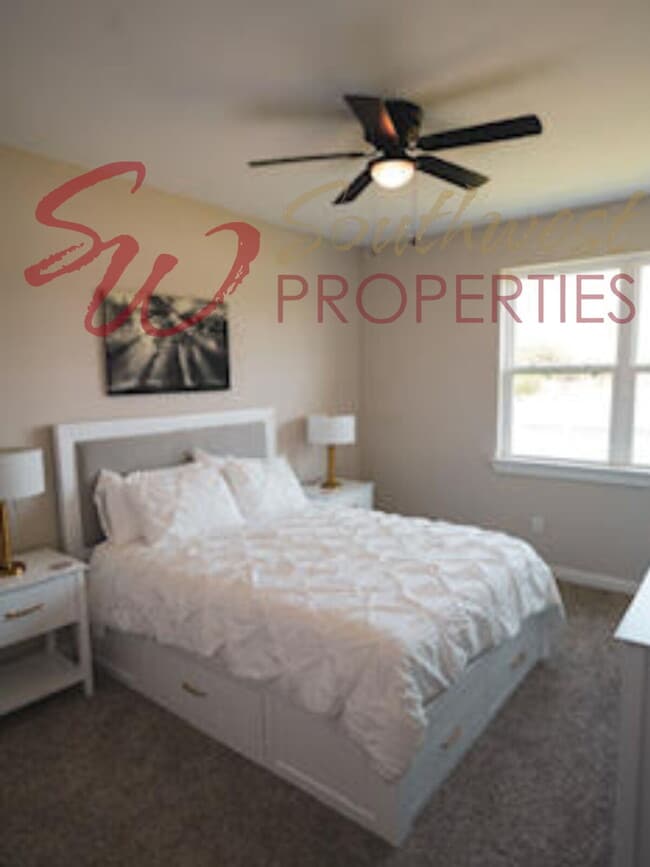 Building Photo - Ebony & Ivory Townhome — Fully Furnished + Walk to Tarleton!