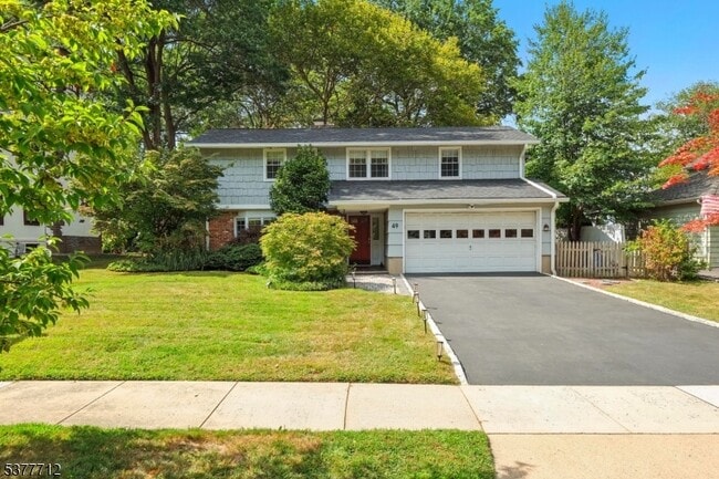 Building Photo - 49 Canoe Brook Pkwy