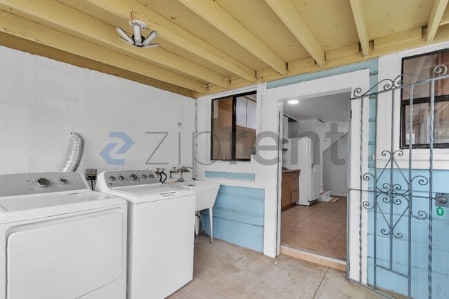 Building Photo - 1578 43rd Ave