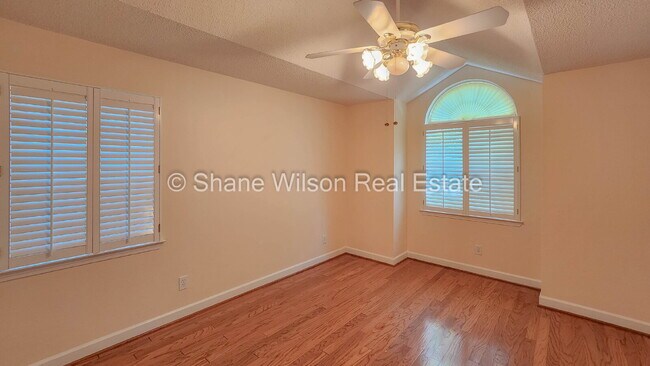 Building Photo - Spacious 3-Bed, 3-Bath Townhouse in Dalton