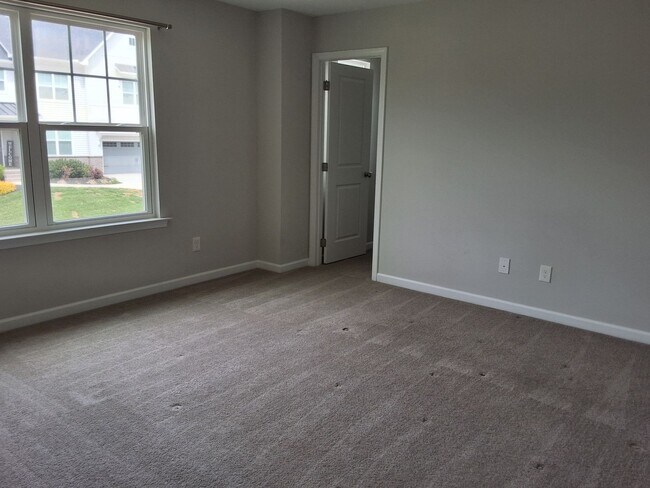 Building Photo - Knoxville 37934 - Farragut - Short term Lease Only - 3 bedroom, 2.5 bath home - Contact Sharon Ar...