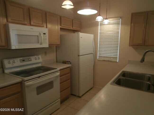 Building Photo - 3773 S Avenida de Encino