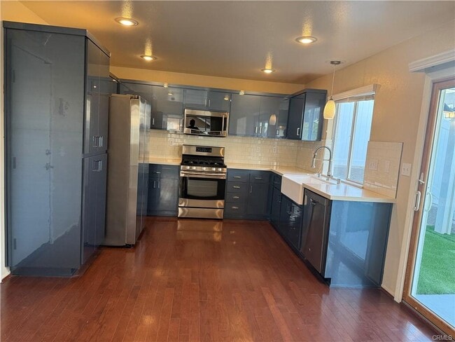 Building Photo - 42 Parterre Ave