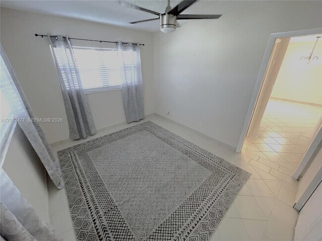 Building Photo - 2515 Emory Dr W