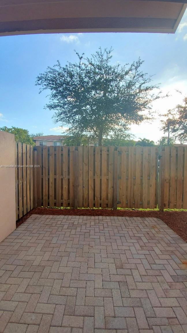 Building Photo - 265 Las Brisas Cir