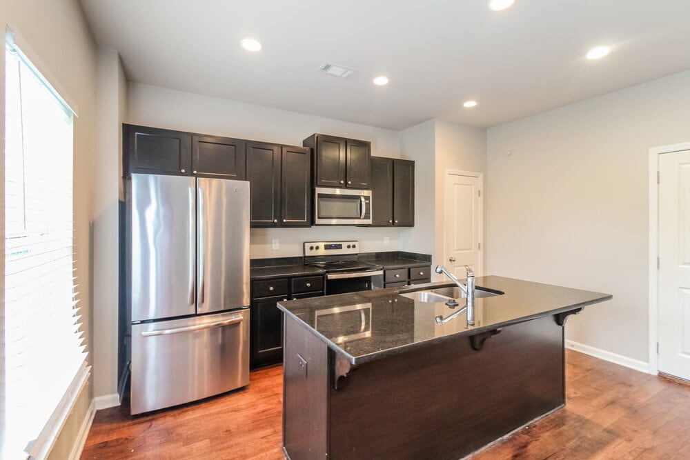 Building Photo - 203 Fern Walk