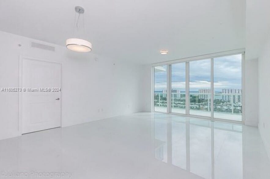 Building Photo - 400 Sunny Isles Blvd