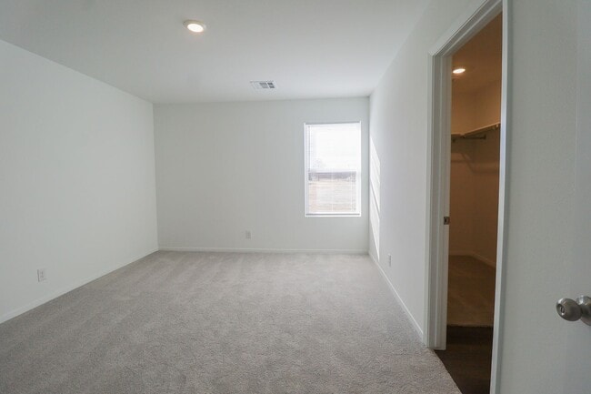 Building Photo - 3 Bed | 2 Bath in Coweta!