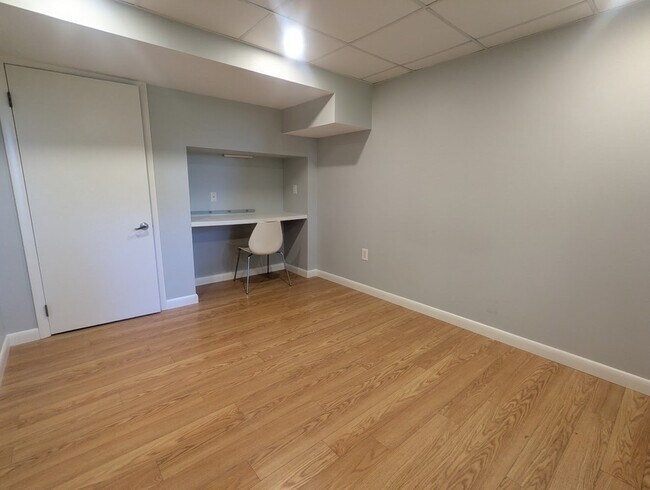 Building Photo - 25 Oakhurst Ave