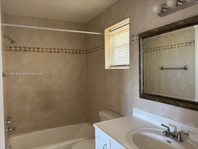 Building Photo - 20200 NE 27th Ct