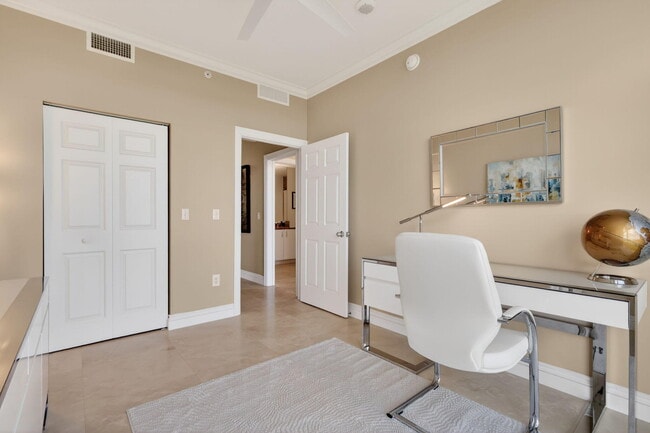 Building Photo - 700 E Boynton Beach Blvd