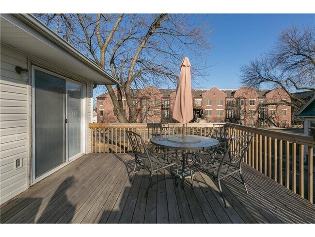 Building Photo - 1900 Atkins St