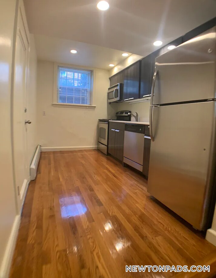 Building Photo - 75 Wyman St