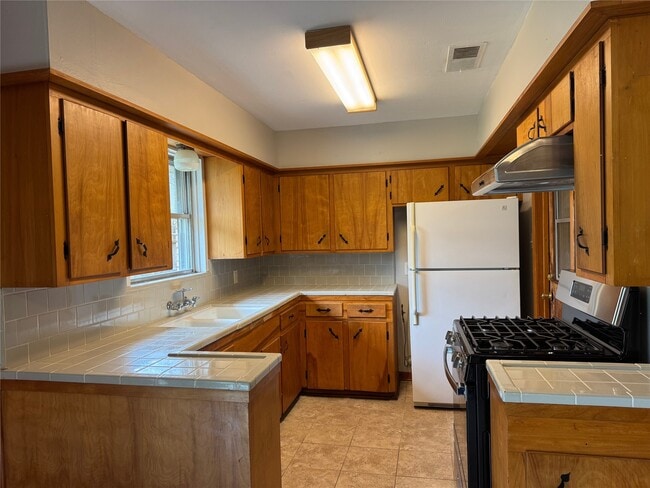 Building Photo - 6421 Neff St