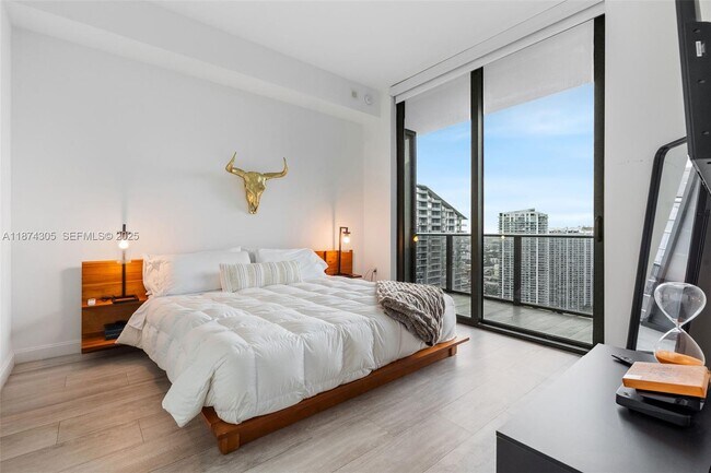 Building Photo - 45 SW 9th St