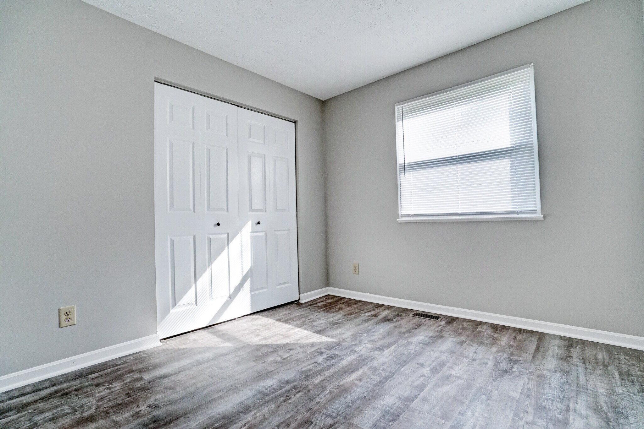 Bedroom 2 - 626 Woods Crossing Dr