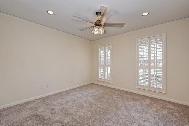 Building Photo - 12419 Huntingwick Dr
