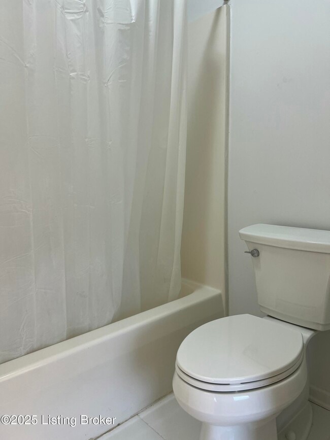 Building Photo - 47 N Country Dr