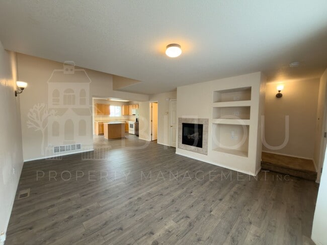 Building Photo - 2533 Mesa Springs View