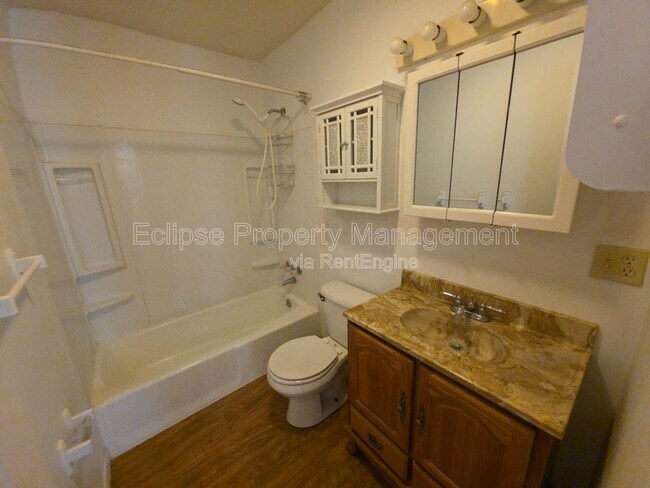 Building Photo - 503 Brown Ave